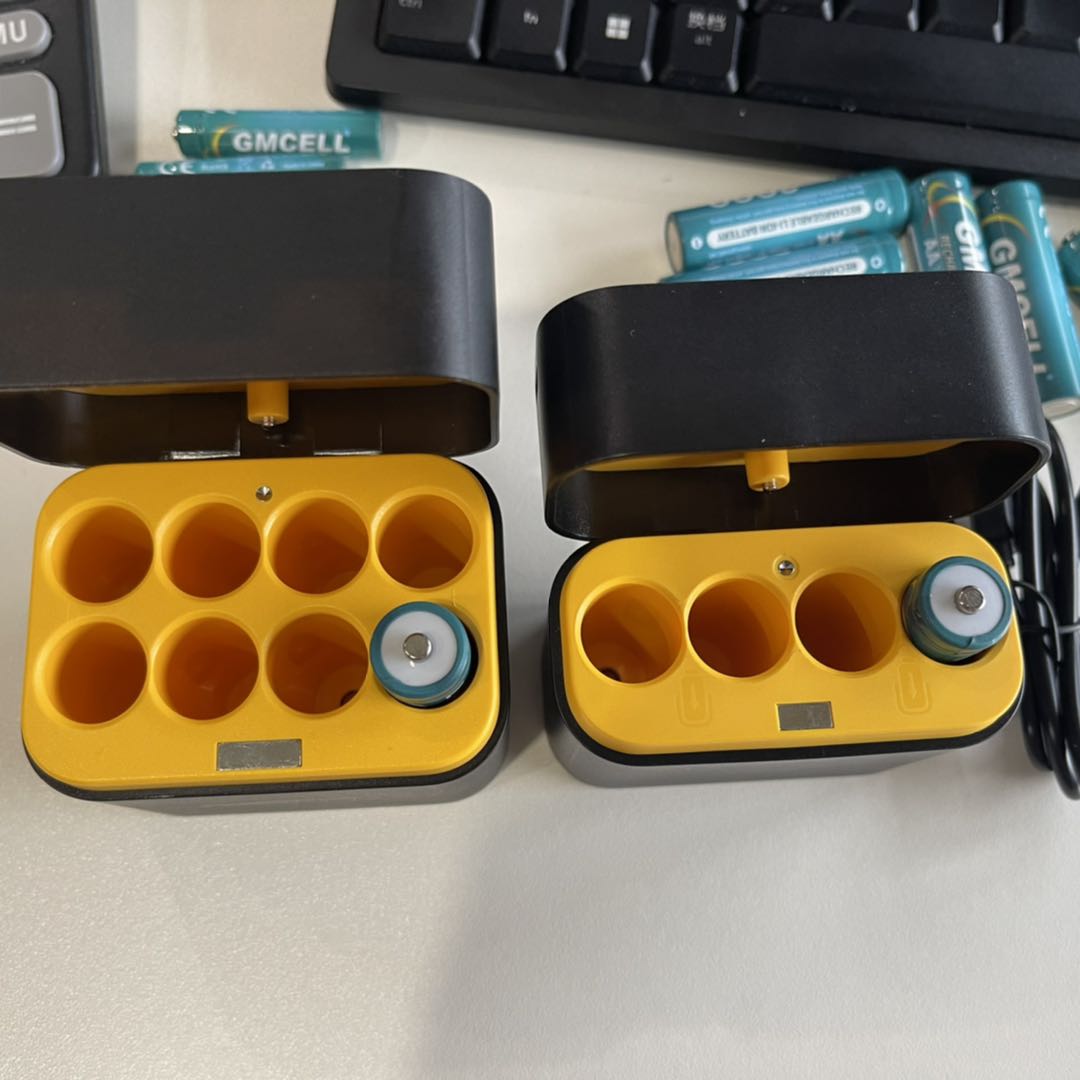 Rechargable AA Batteries Charger